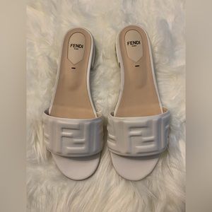 Fendi Logo-Embossed Leather Sandals, White, EU 38.5